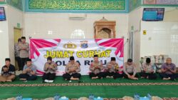 Polresta Pekanbaru Bersama Polda Riau  Gelar Jumat Curhat di Masjid Istiqoroh